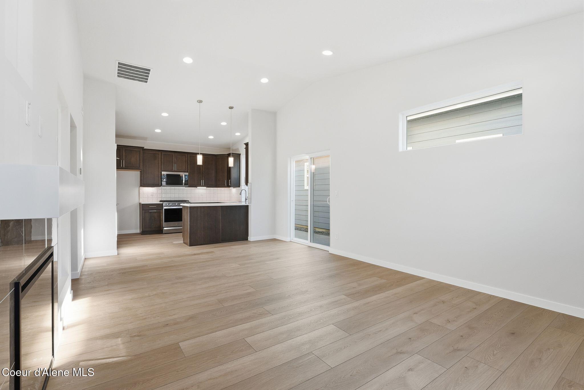 Coeur D'alene, Idaho, 83815, United States, 3 Bedrooms Bedrooms, ,Residential,For Sale,1991983