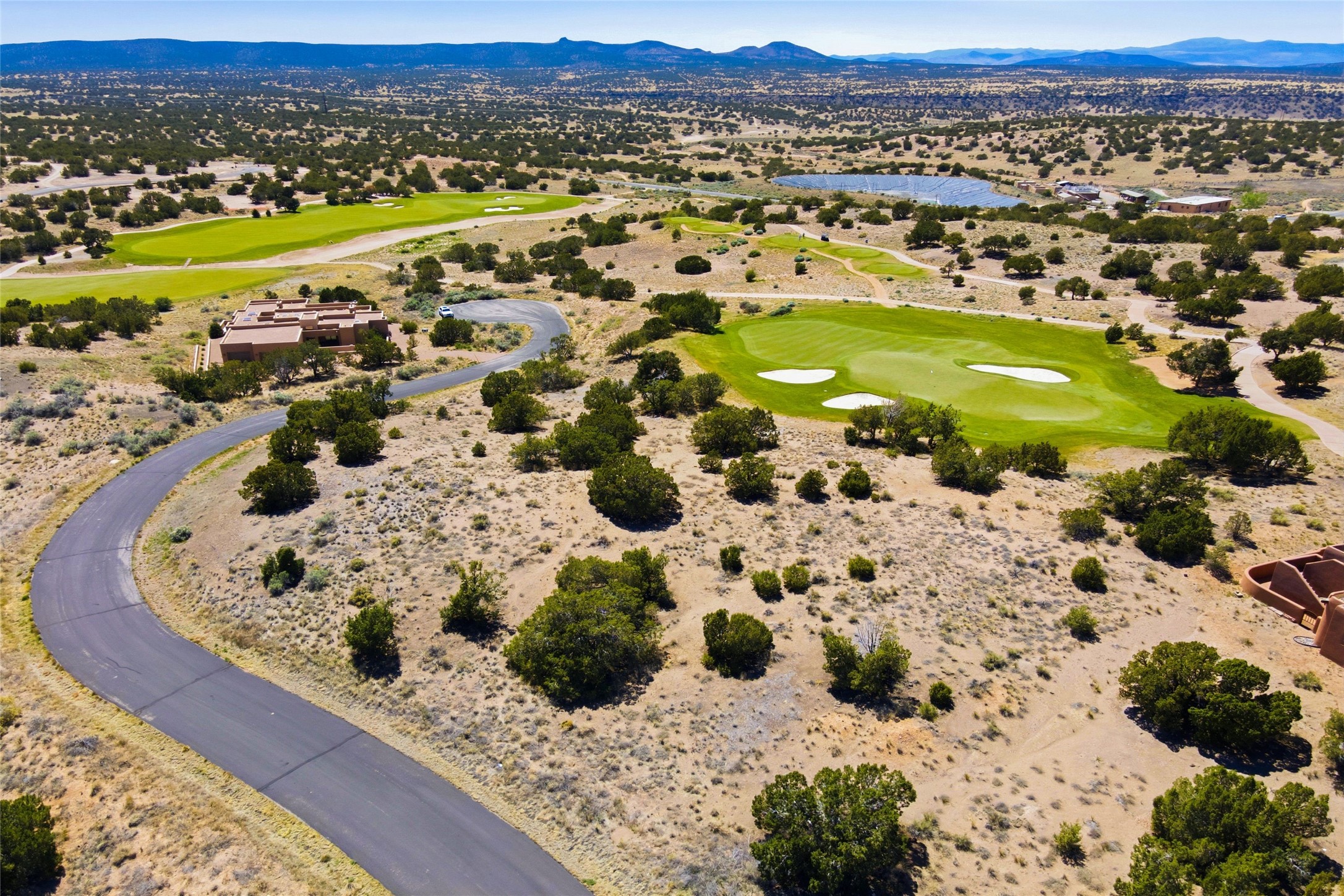  3 Plaza Velasquez Lot 44 - 物件實景