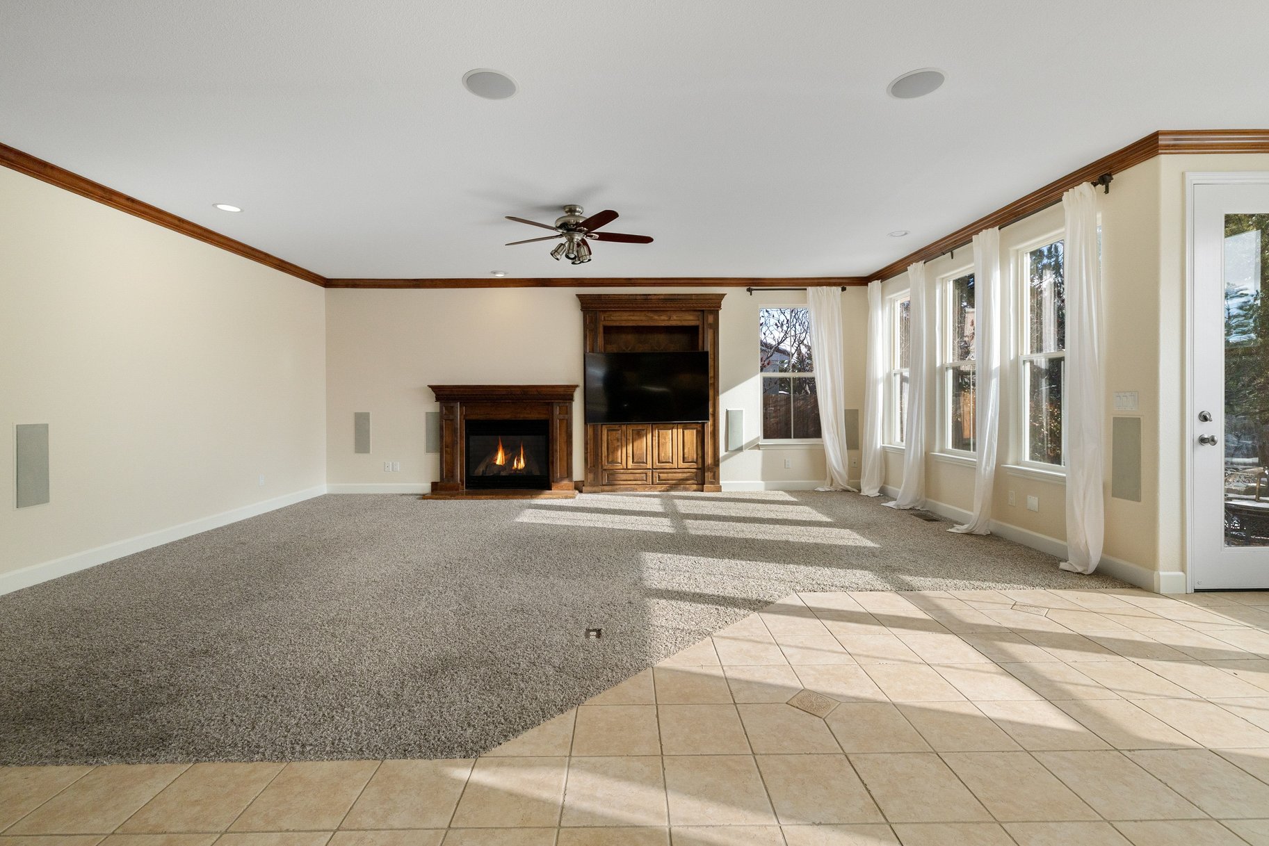  Spacious Retreat with Panoramic Views in a Premiere Gated Community - 物件實景