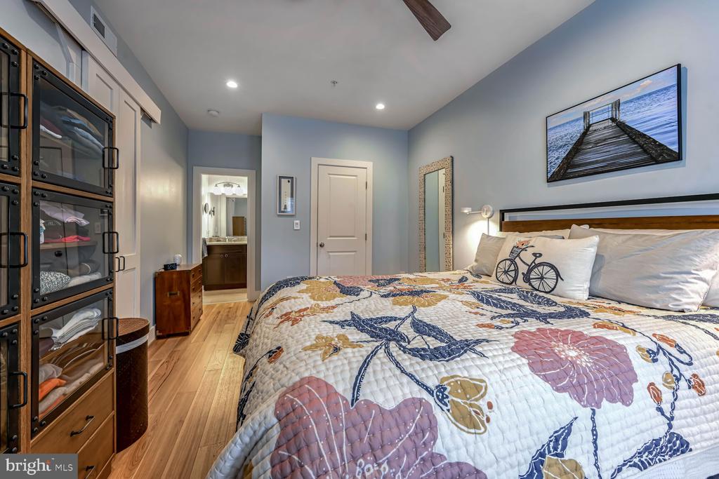 Washington, District of Columbia, 20002, United States, 2 Bedrooms Bedrooms, ,2 BathroomsBathrooms,Residential,For Sale,1985722