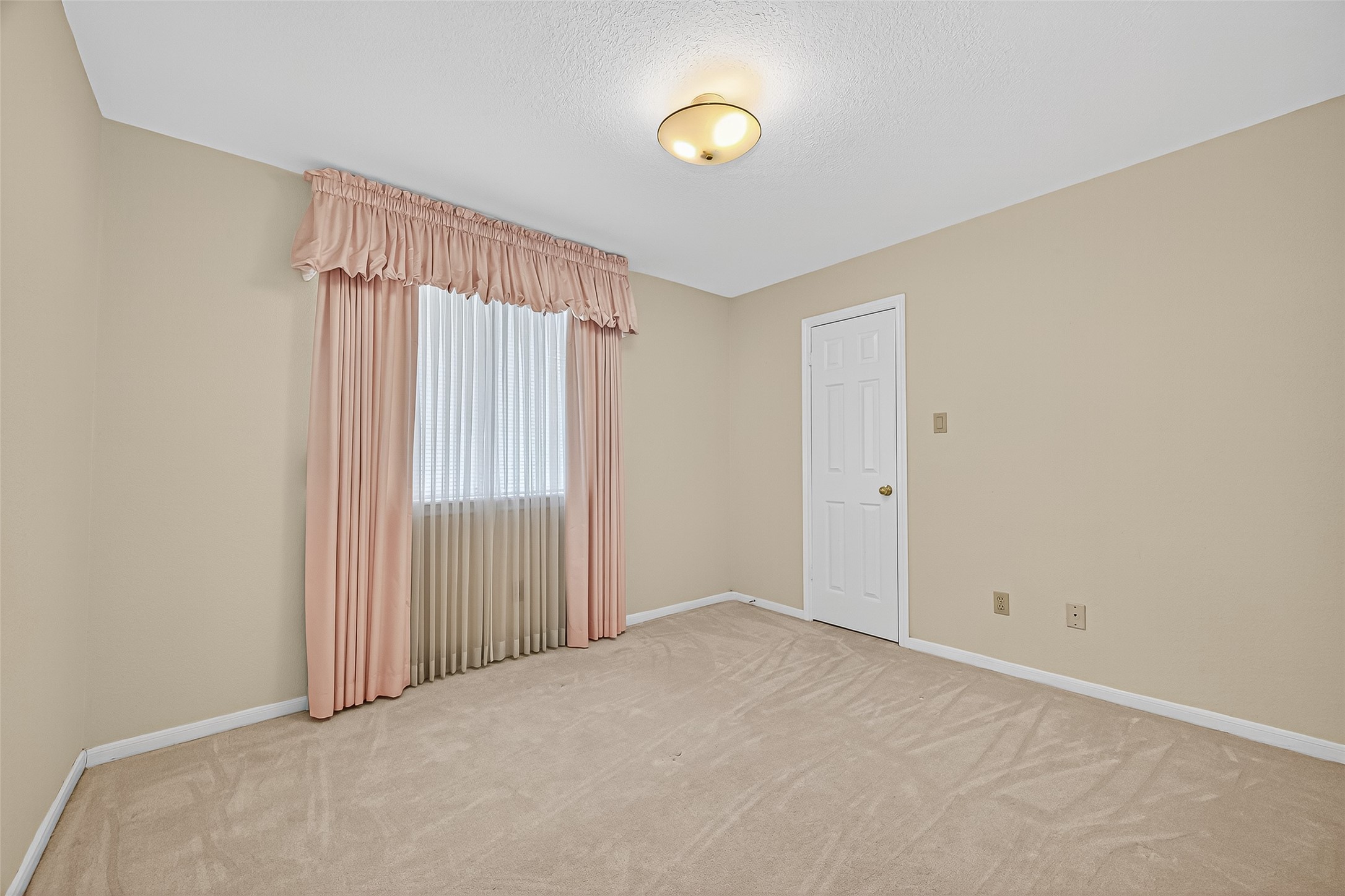 Sugar Land, Texas, 77478, United States, 5 Bedrooms Bedrooms, ,4 BathroomsBathrooms,Residential,For Sale,1971376