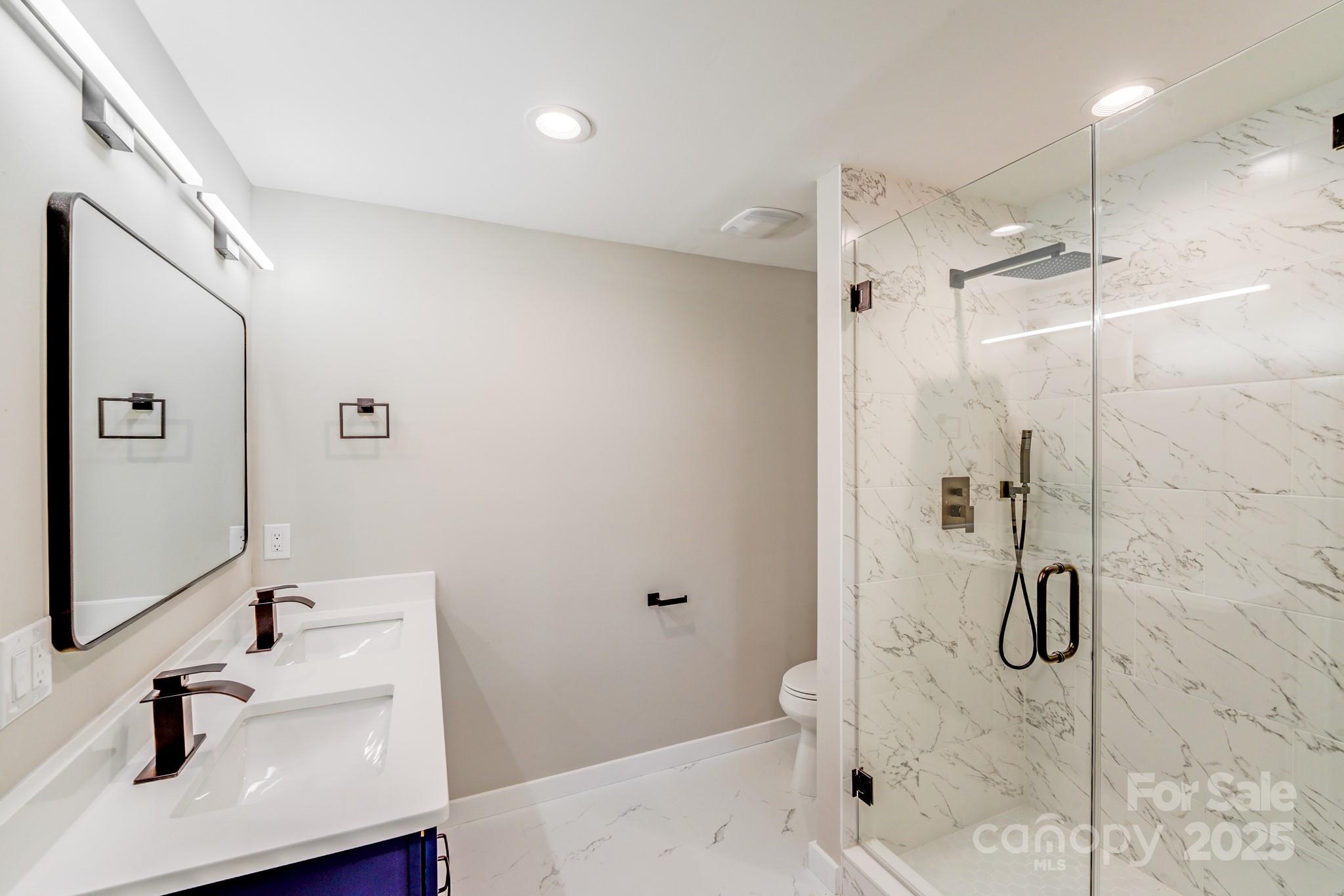 Charlotte, North Carolina, 28210, United States, 3 Bedrooms Bedrooms, ,3 BathroomsBathrooms,Residential,For Sale,1836887