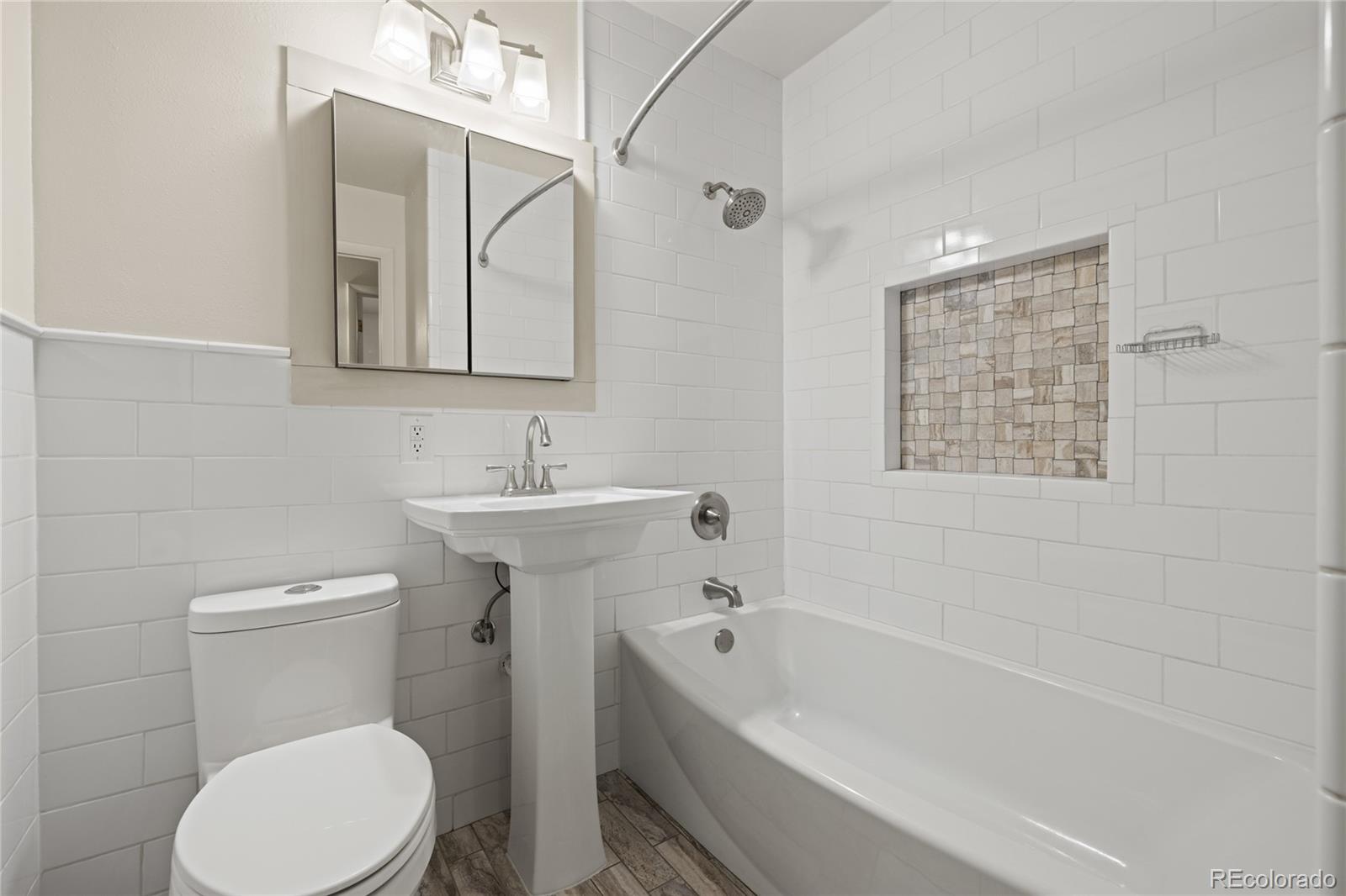 Arvada, Colorado, 80004, United States, 4 Bedrooms Bedrooms, ,2 BathroomsBathrooms,Residential,For Sale,1986117