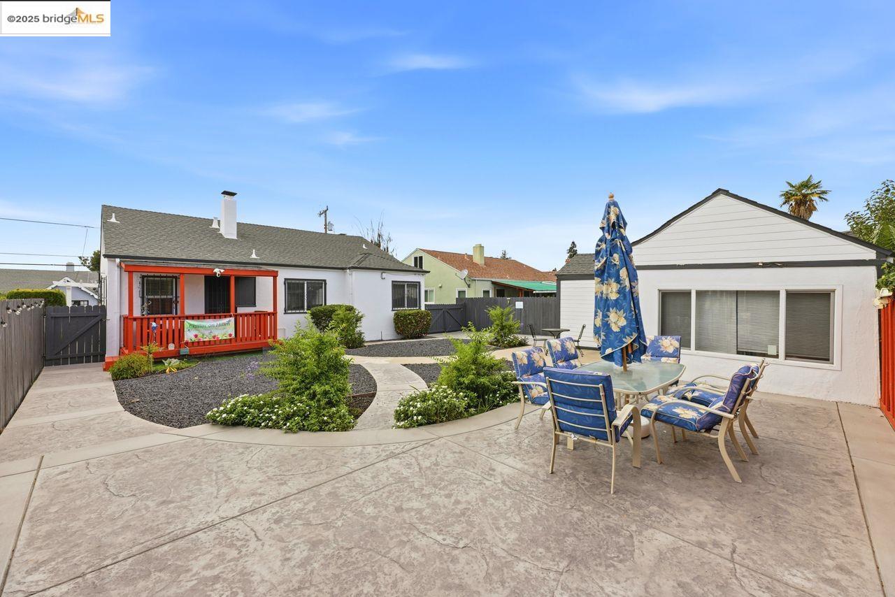 Oakland, California, 94619, United States, 4 Bedrooms Bedrooms, ,1 BathroomBathrooms,Residential,For Sale,1993166