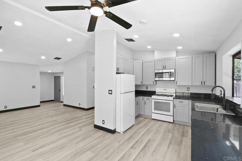 El Cajon, California, 92021, United States, 3 Bedrooms Bedrooms, ,2 BathroomsBathrooms,Residential,For Sale,1917242