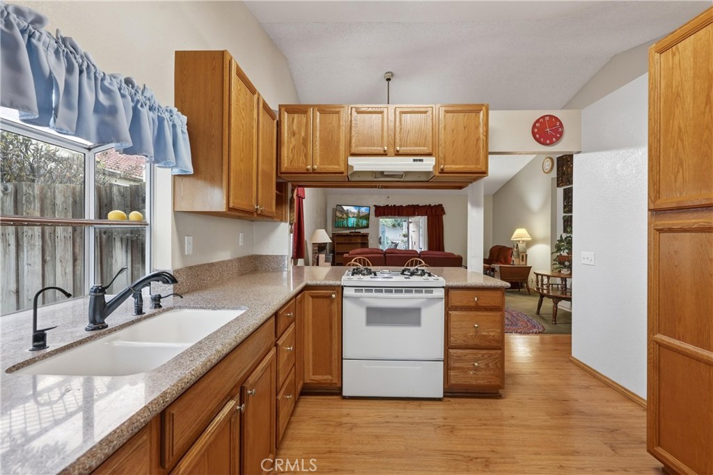 Corona, California, 92883, United States, 4 Bedrooms Bedrooms, ,2 BathroomsBathrooms,Residential,For Sale,2009090