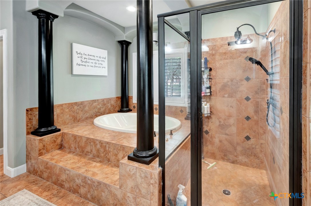 Inez, Texas, 77968, United States, 3 Bedrooms Bedrooms, ,3 BathroomsBathrooms,Residential,For Sale,1760733
