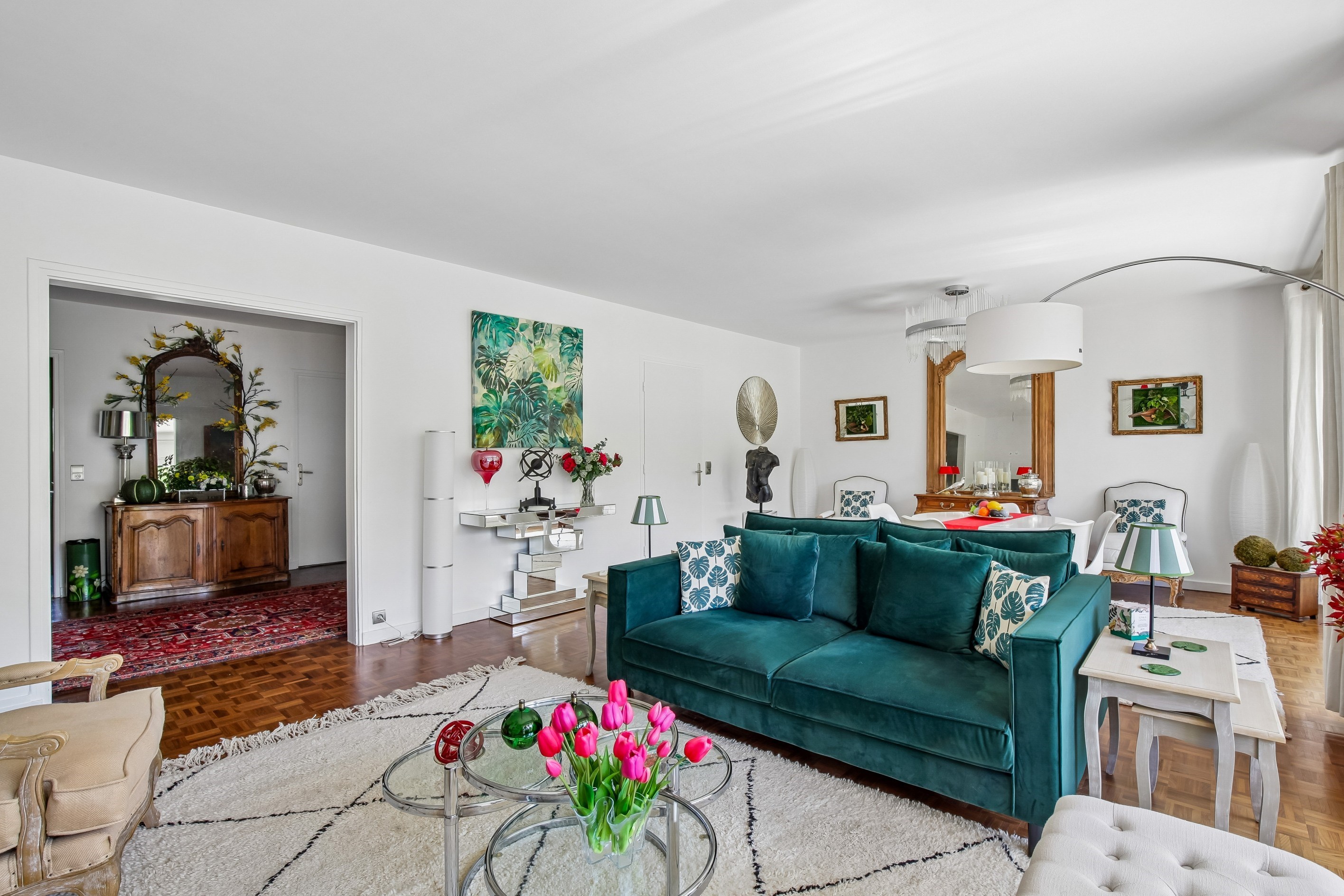  Sun-Filled Apartment with Terrace, Balcony and Open Green Views - 物件實景