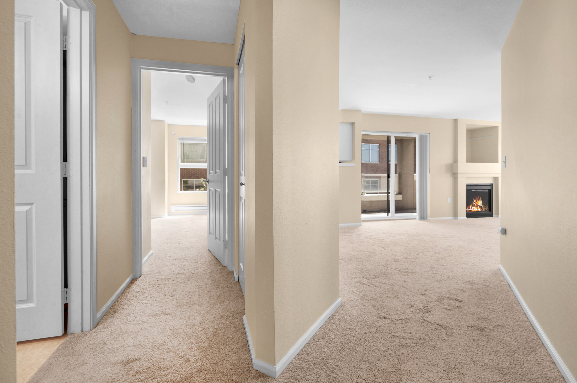  Immaculate University District Condo - 物件實景