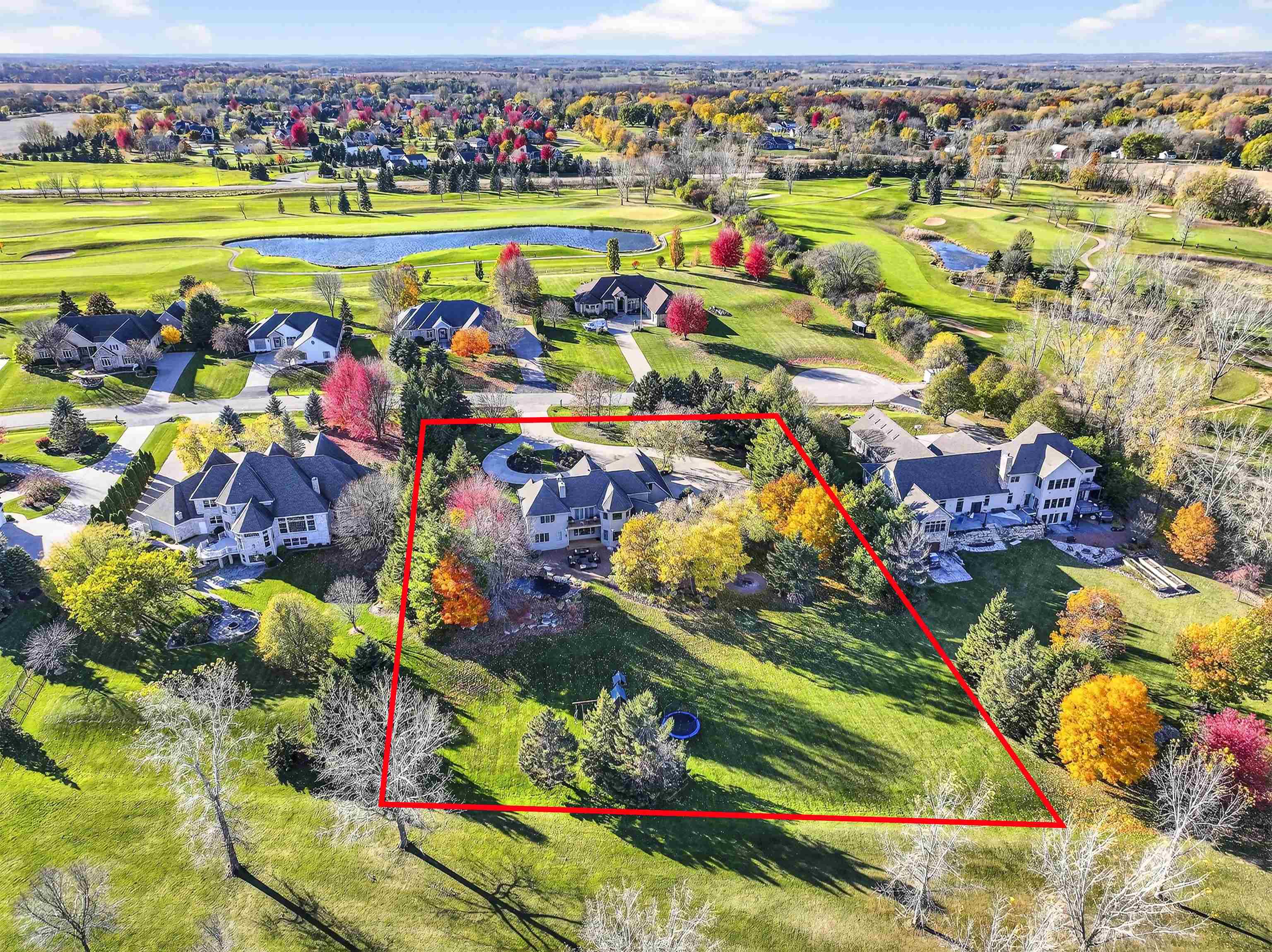 NEENAH, Wisconsin, 54956, United States, 5 Bedrooms Bedrooms, ,6 BathroomsBathrooms,Residential,For Sale,1992991