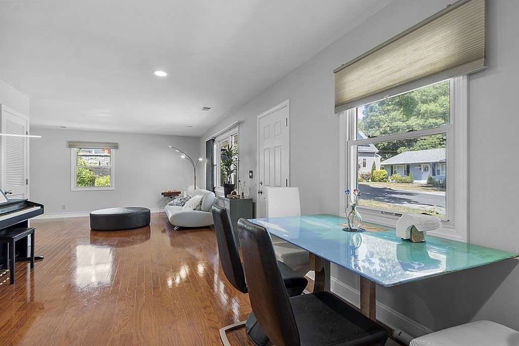 24 Lewis Rd Unit 11, Bedford, Massachusetts, 01730, United States, 3 Bedrooms Bedrooms, ,2 BathroomsBathrooms,Residential,For Sale,24 Lewis Rd Unit 11,1663770