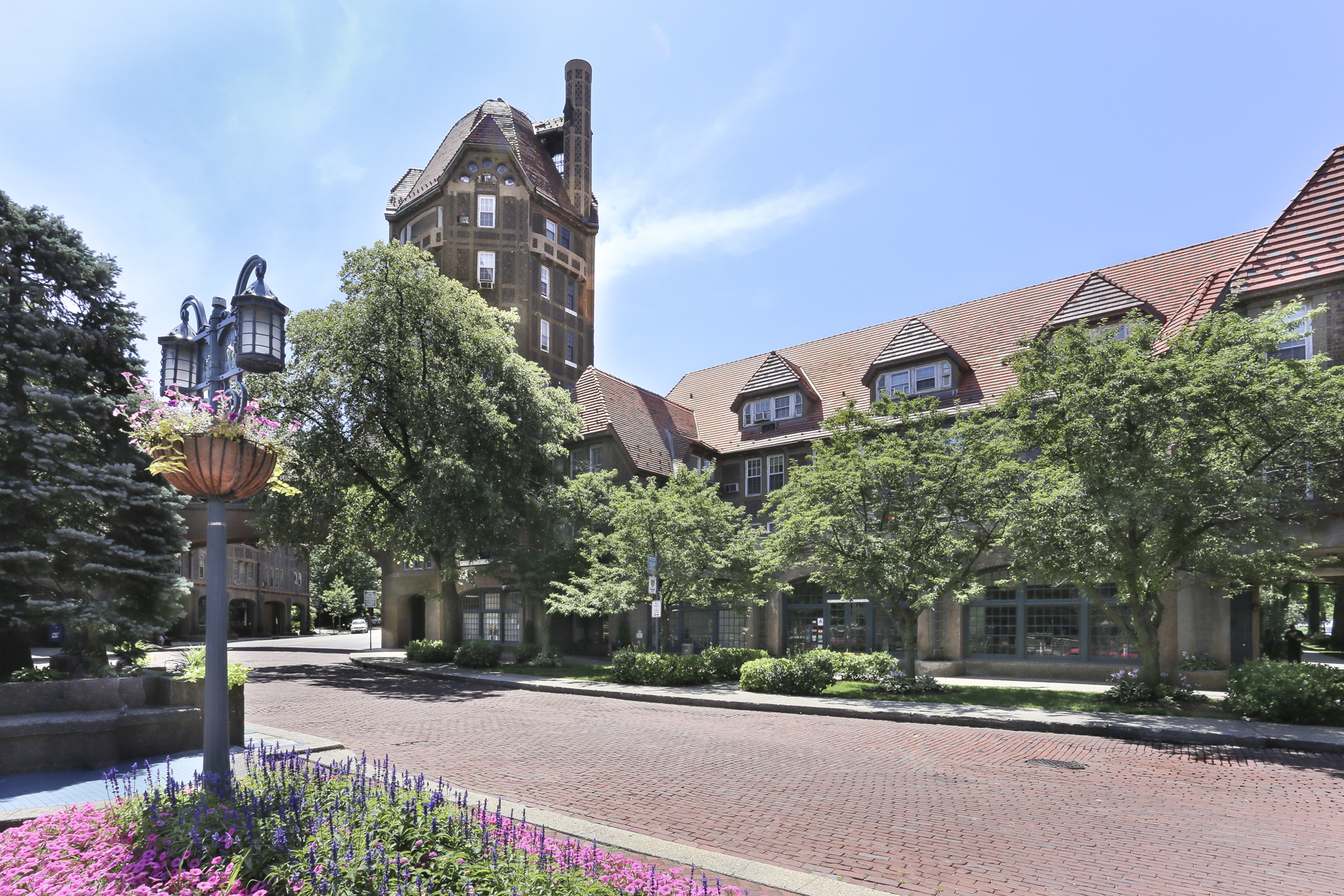  ?BRIGHT LARGE ONE BEDROOM CO-OP IN FOREST HILLS GARDENS? - 物件實景