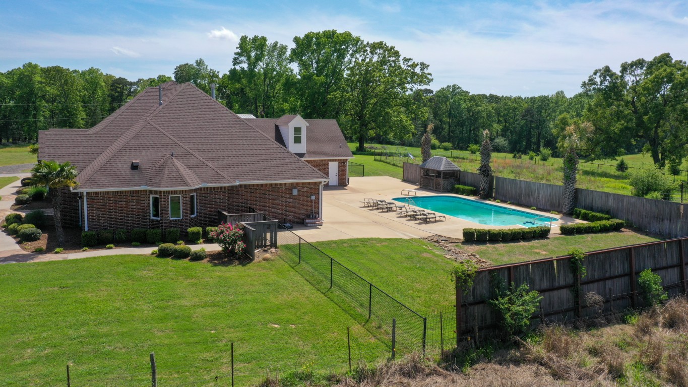Bloomburg, Texas, 75556, United States, 4 Bedrooms Bedrooms, ,2 BathroomsBathrooms,Residential,For Sale,1789211