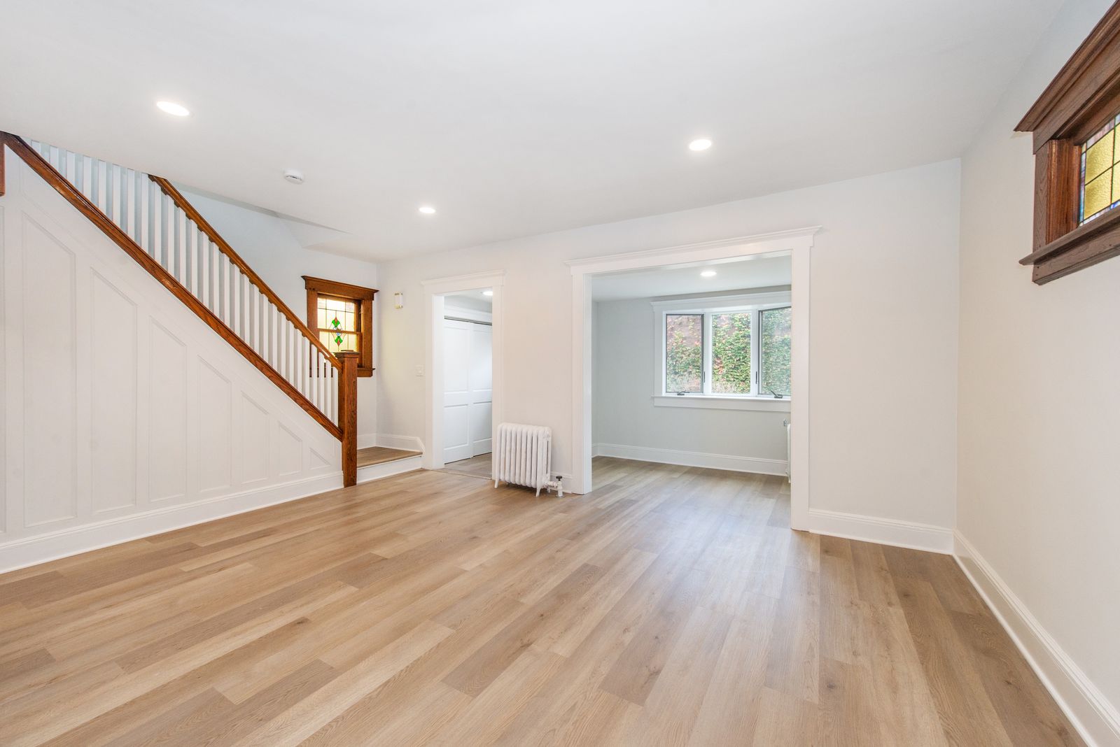 Bergen, Lyndhurst Township, New Jersey, 07071, United States, 3 Bedrooms Bedrooms, ,2 BathroomsBathrooms,Residential,For Sale,1980674