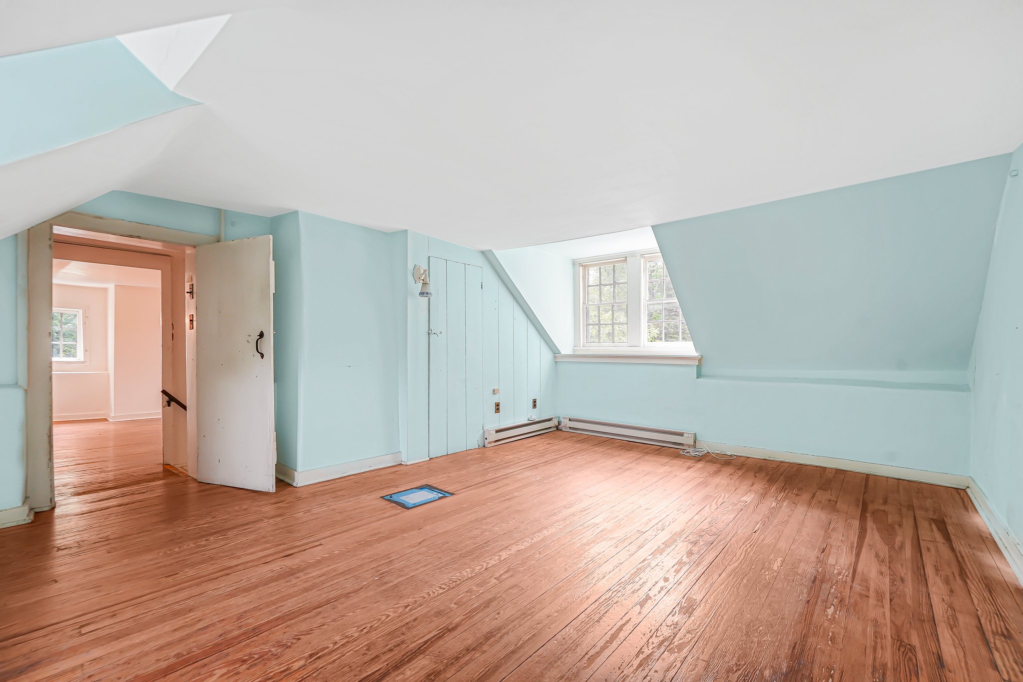 Montville Twp, New Jersey, 07058, United States, 3 Bedrooms Bedrooms, ,2 BathroomsBathrooms,Residential,For Sale,1879180