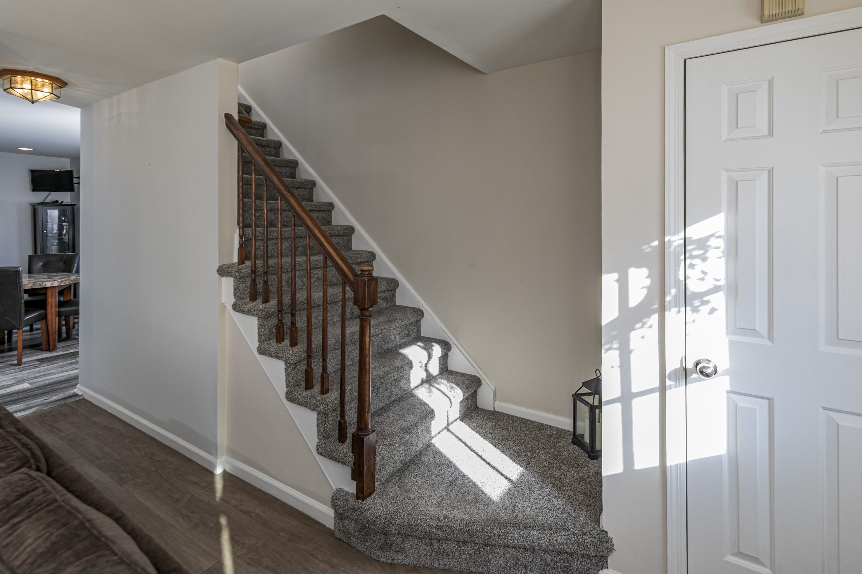  Williamsburg Square Townhouse with New Kitchen, Floors & Bath - 物件實景