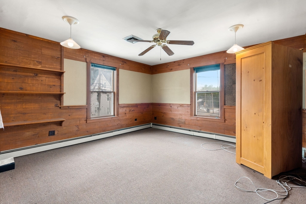 Waltham, Massachusetts, 02453, United States, 2 Bedrooms Bedrooms, ,4 BathroomsBathrooms,Residential,For Sale,1916718