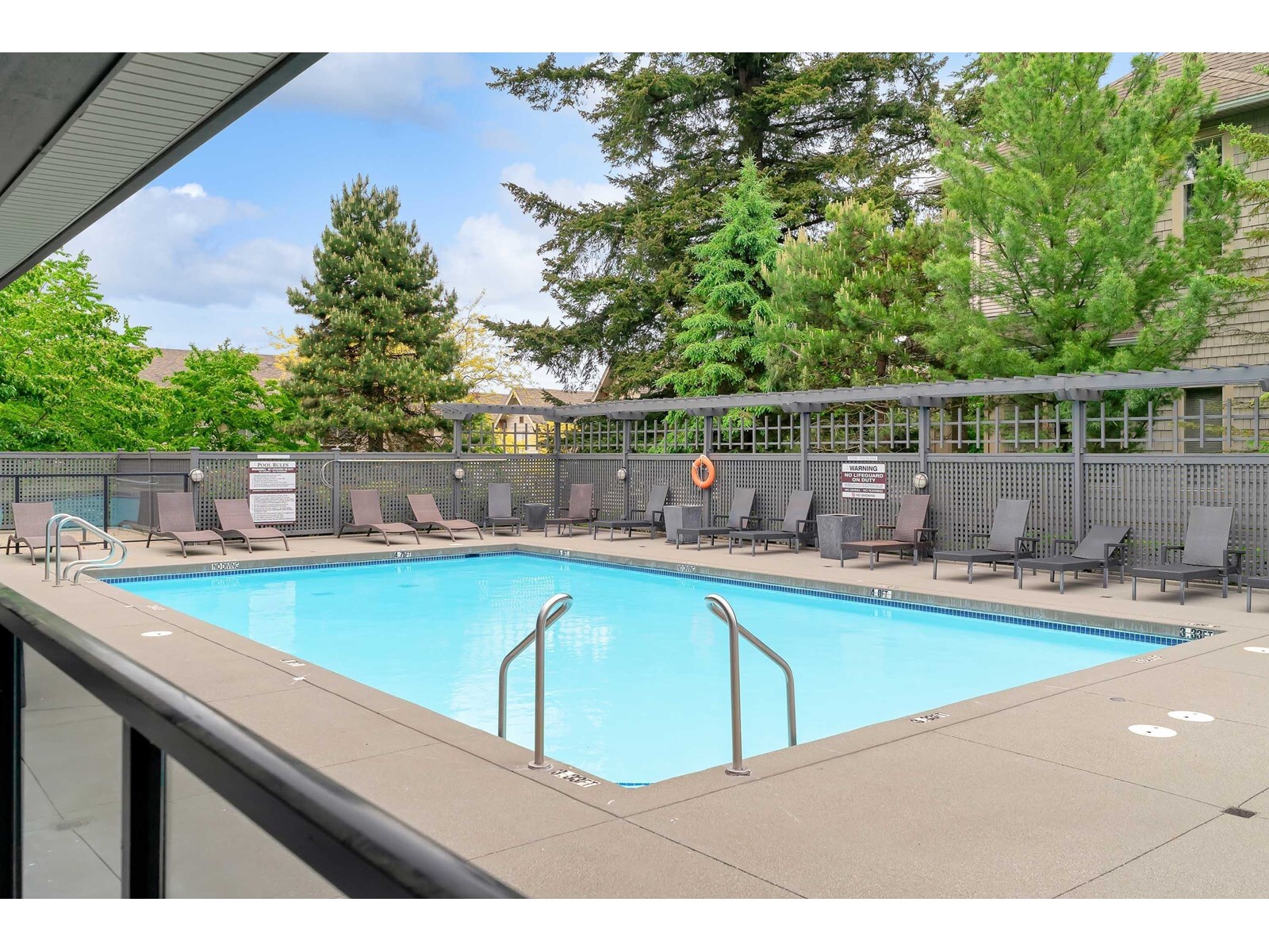 SURREY, British Columbia, V3Z 1P4, CA, 2 Bedrooms Bedrooms, ,2 BathroomsBathrooms,Residential,For Sale,1950245