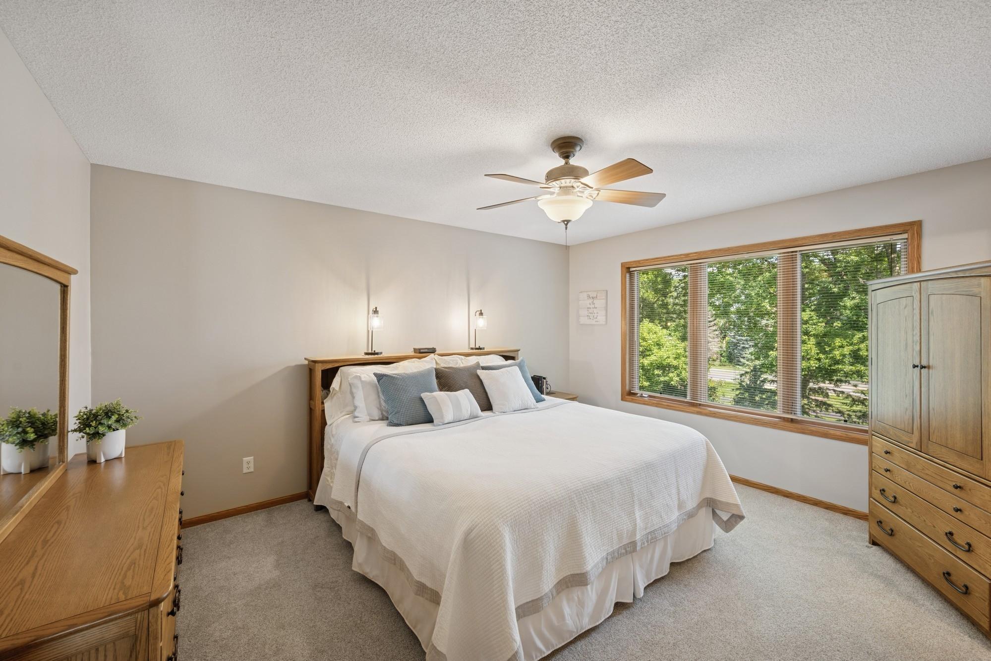 Lakeville, Minnesota, 55044, United States, 5 Bedrooms Bedrooms, ,4 BathroomsBathrooms,Residential,For Sale,1901941