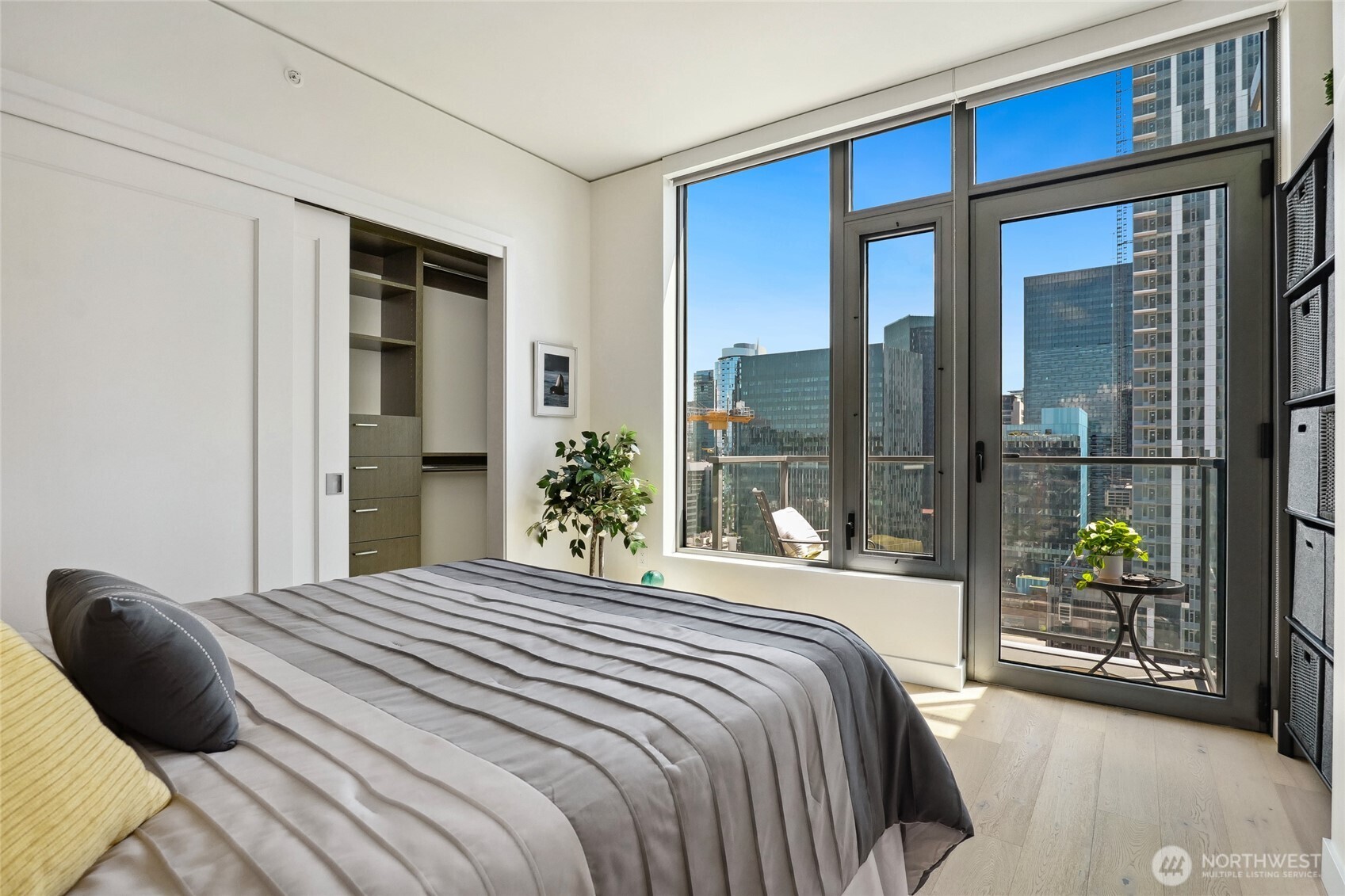 Seattle, Washington, 98121, United States, 1 Bedroom Bedrooms, ,Residential,For Sale,1826957