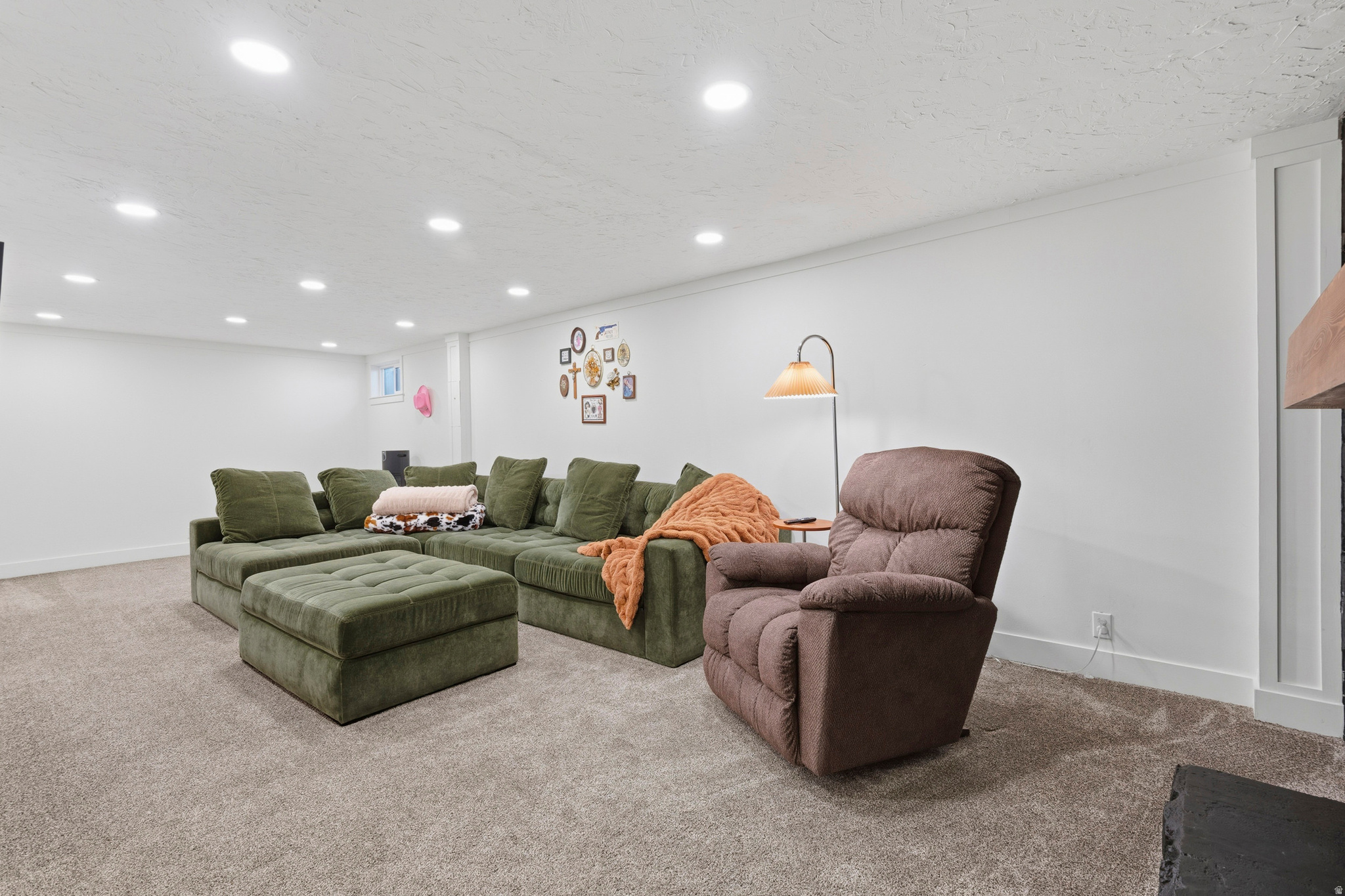 Kaysville, Utah, 84037, United States, 5 Bedrooms Bedrooms, ,1 BathroomBathrooms,Residential,For Sale,2003168