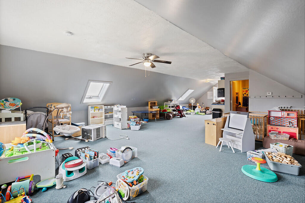 China, Maine, 04358, United States, 6 Bedrooms Bedrooms, ,3 BathroomsBathrooms,Residential,For Sale,1898689