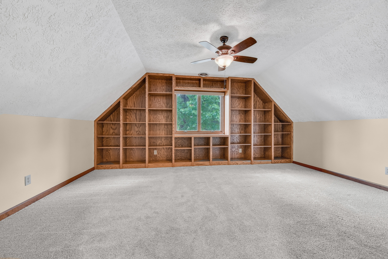 Terre Haute, Indiana, 47802, United States, 4 Bedrooms Bedrooms, ,3 BathroomsBathrooms,Residential,For Sale,1931381