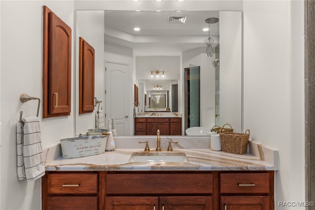 Crystal River, Florida, 34428, United States, 4 Bedrooms Bedrooms, ,4 BathroomsBathrooms,Residential,For Sale,1983688