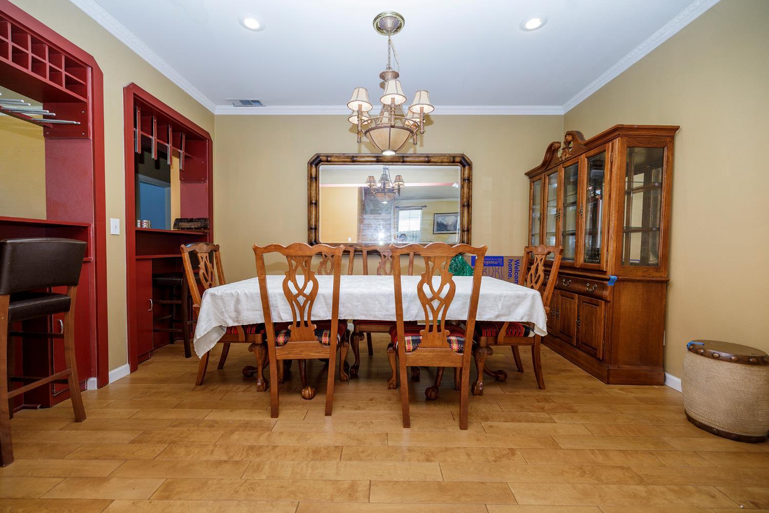Merced, California, 95340, United States, 5 Bedrooms Bedrooms, ,3 BathroomsBathrooms,Residential,For Sale,1943664