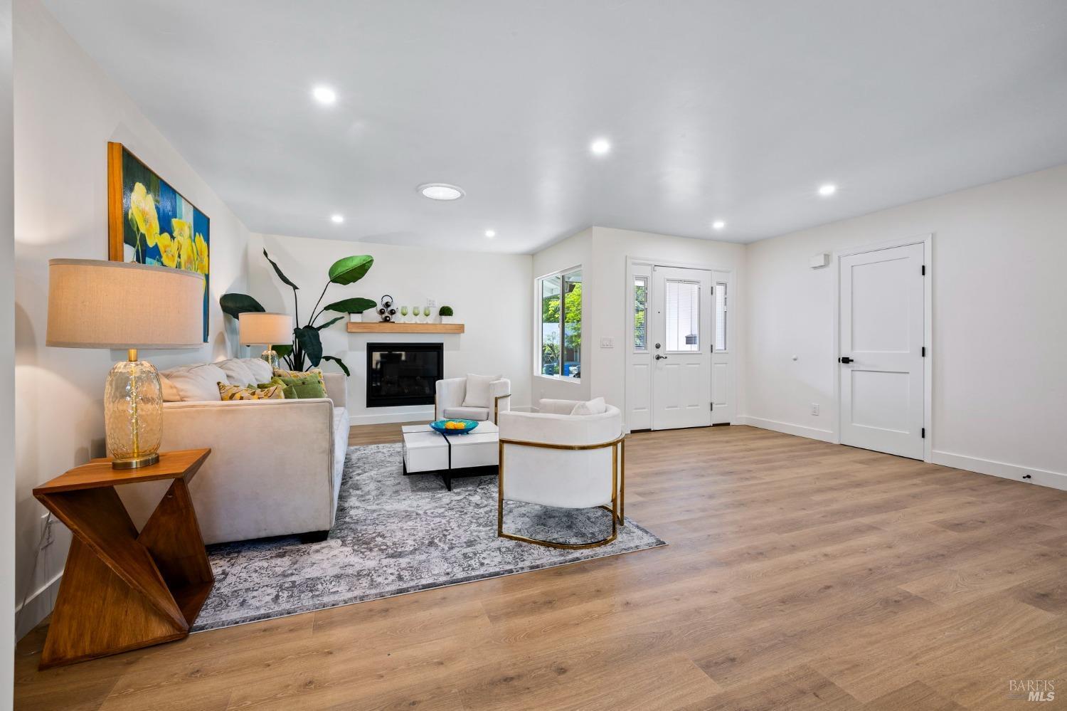 Santa Rosa, California, 95404, United States, 3 Bedrooms Bedrooms, ,2 BathroomsBathrooms,Residential,For Sale,1872467