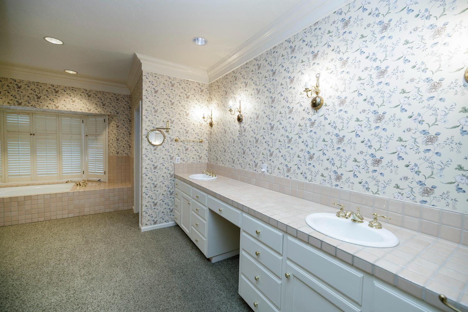 Turlock, California, 95380, United States, 4 Bedrooms Bedrooms, ,5 BathroomsBathrooms,Residential,For Sale,1992358