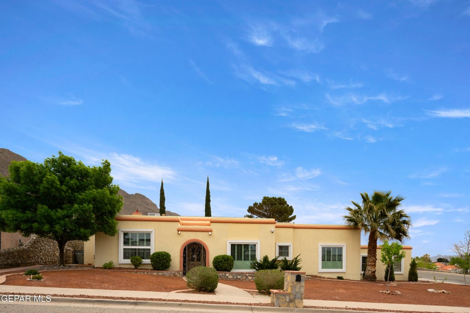 El Paso, Texas, 79912, United States, 4 Bedrooms Bedrooms, ,2 BathroomsBathrooms,Residential,For Sale,1921658