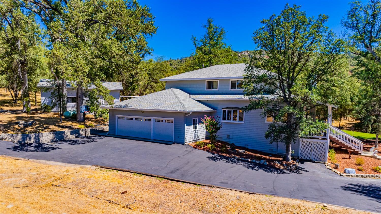 Ahwahnee, California, 93601, United States, 4 Bedrooms Bedrooms, ,3 BathroomsBathrooms,Residential,For Sale,1978318