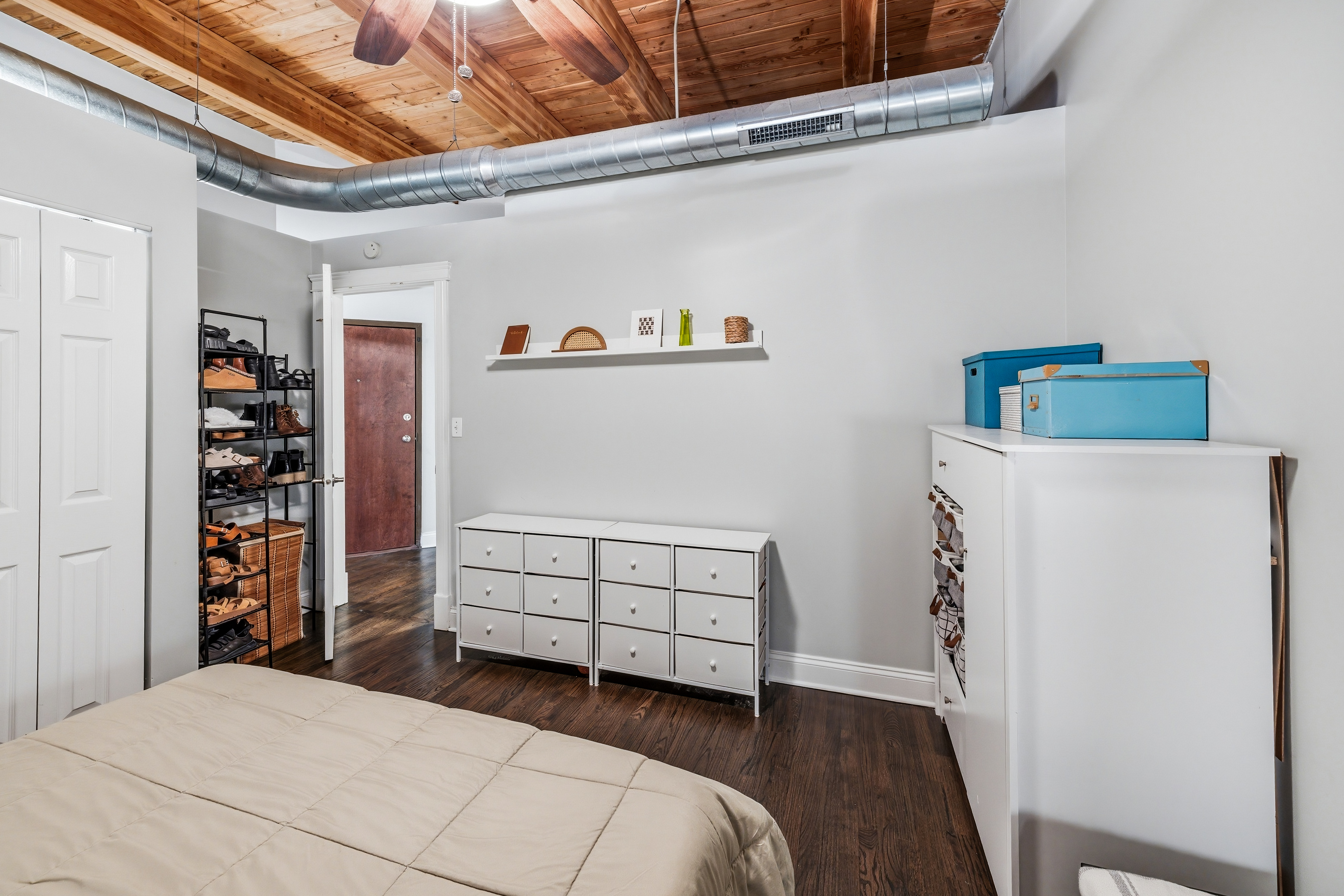  True Timber Loft in a Magical West Town - 物件實景