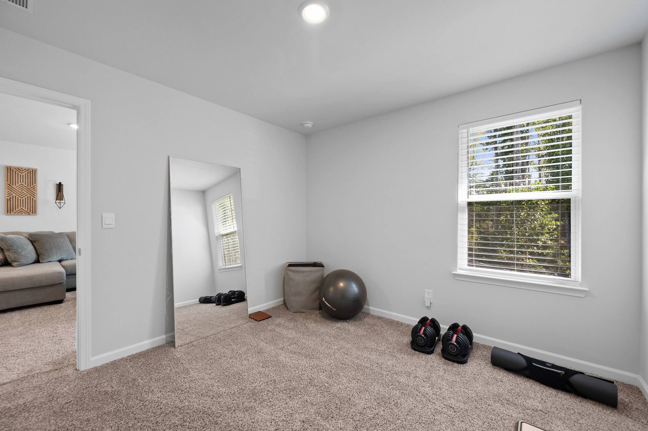  Move-In-Ready Living with a Home Office and Media Loft - 物件實景