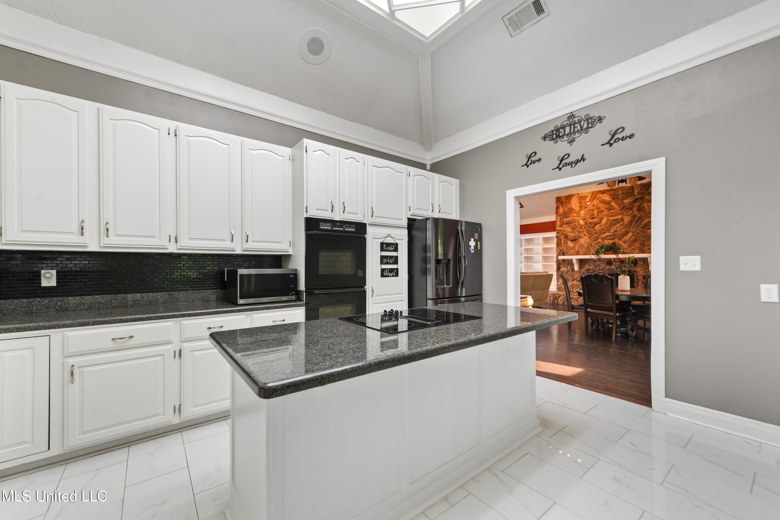 Diamondhead, Mississippi, 39525, United States, 3 Bedrooms Bedrooms, ,4 BathroomsBathrooms,Residential,For Sale,1923554