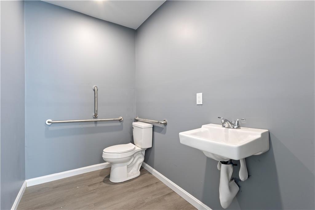 Warwick, Rhode Island, 02886, United States, 4 Bedrooms Bedrooms, ,3 BathroomsBathrooms,Residential,For Sale,2005467