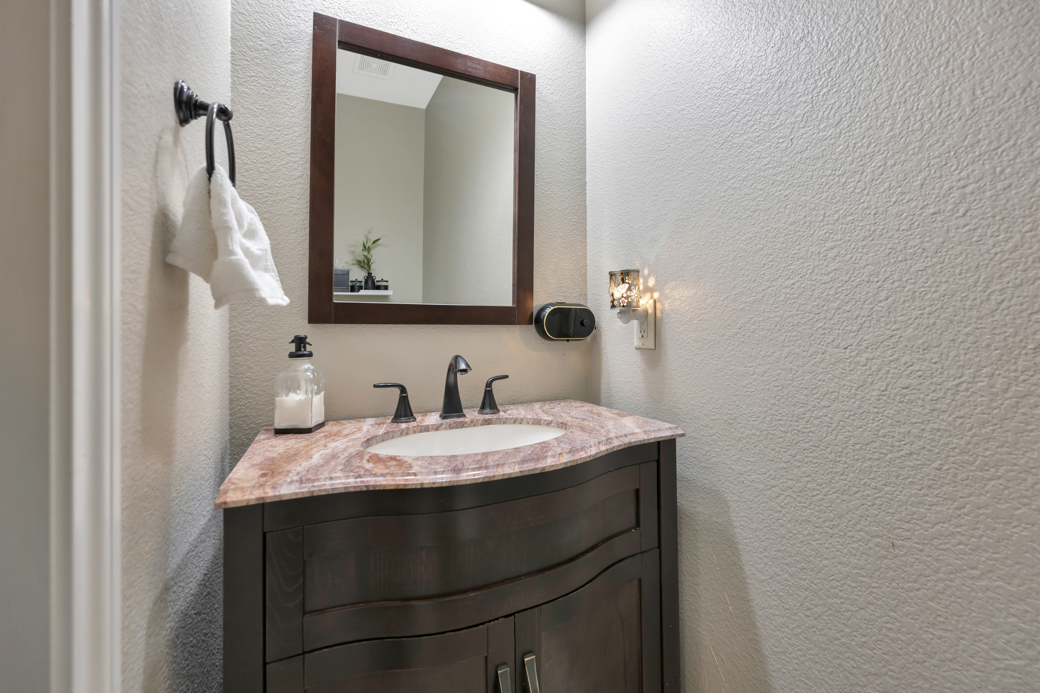  Updated Traditional Home Near Texas Motor Speedway in Justin - 物件實景