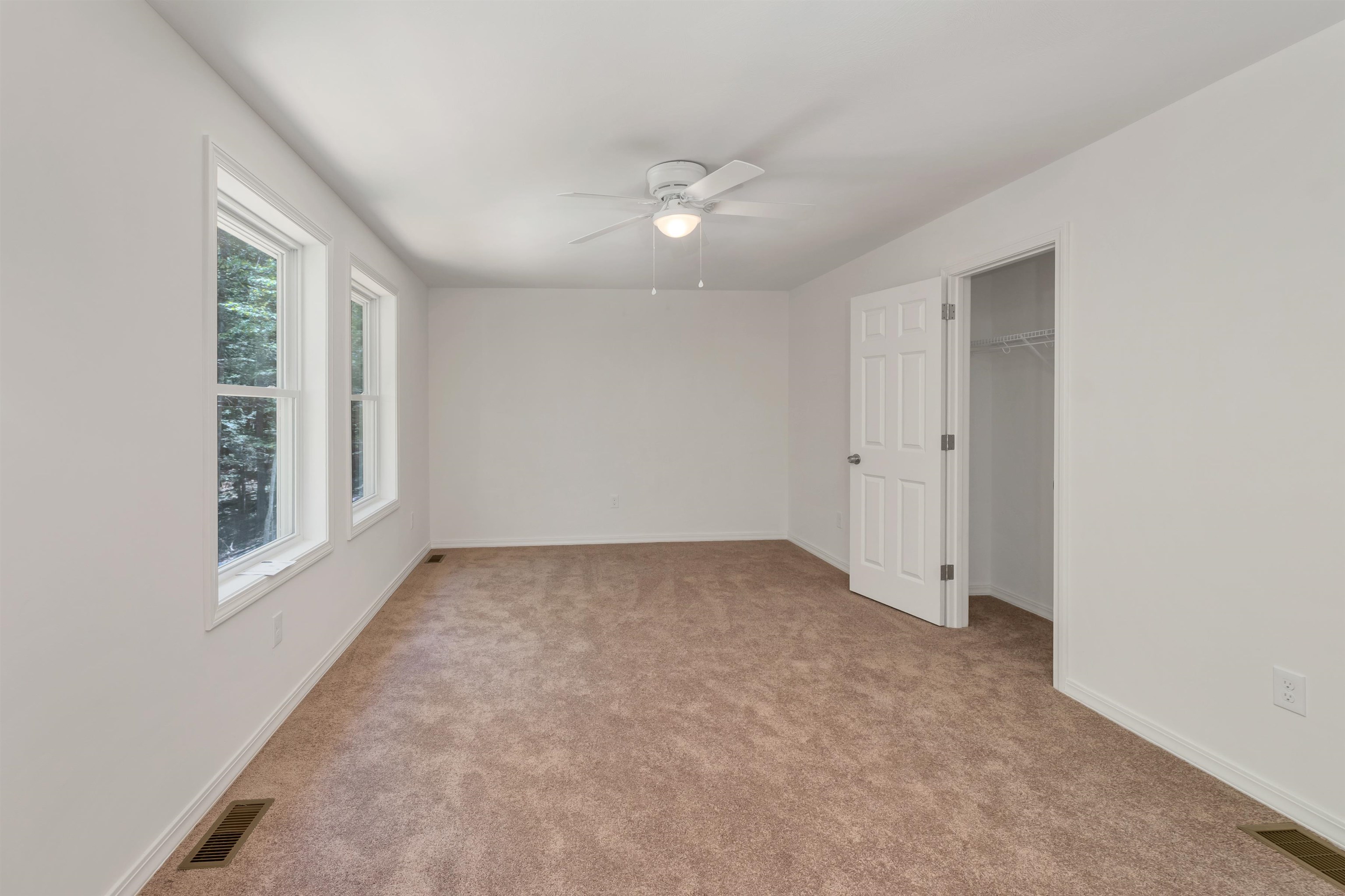 Bennington, New Hampshire, 03442, United States, 3 Bedrooms Bedrooms, ,2 BathroomsBathrooms,Residential,For Sale,1898255