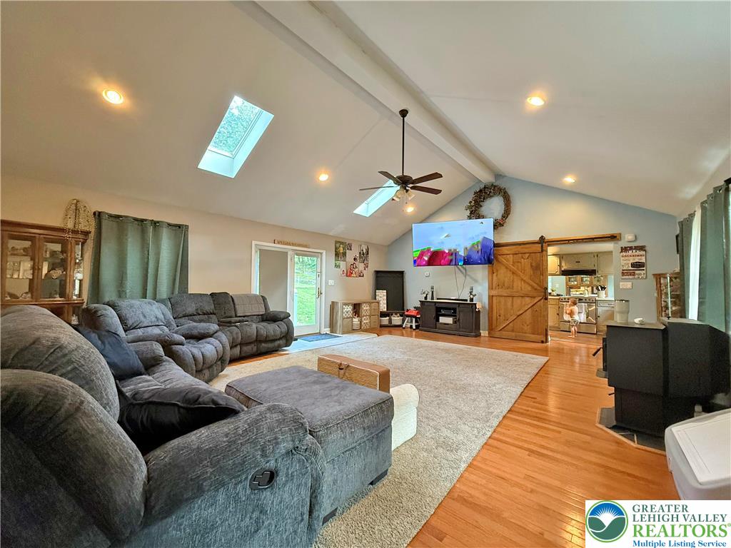 Allentown City, Pennsylvania, 18103, United States, 3 Bedrooms Bedrooms, ,2 BathroomsBathrooms,Residential,For Sale,1897296