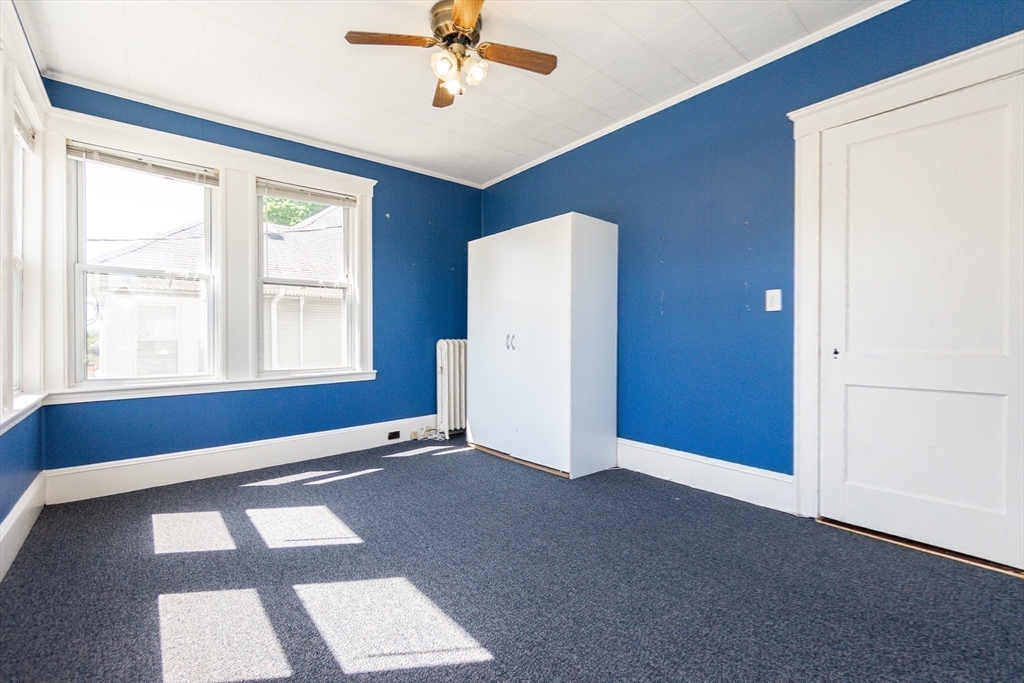 Lawrence, Massachusetts, 01841, United States, 6 Bedrooms Bedrooms, ,3 BathroomsBathrooms,Residential,For Sale,2048880