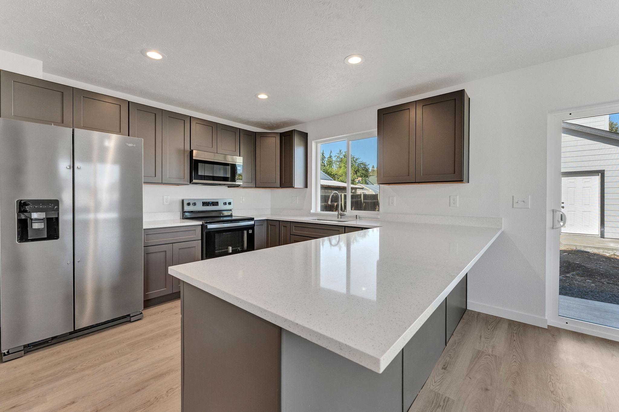 Spokane, Washington, 99212, United States, 3 Bedrooms Bedrooms, ,6 BathroomsBathrooms,Residential,For Sale,1986291