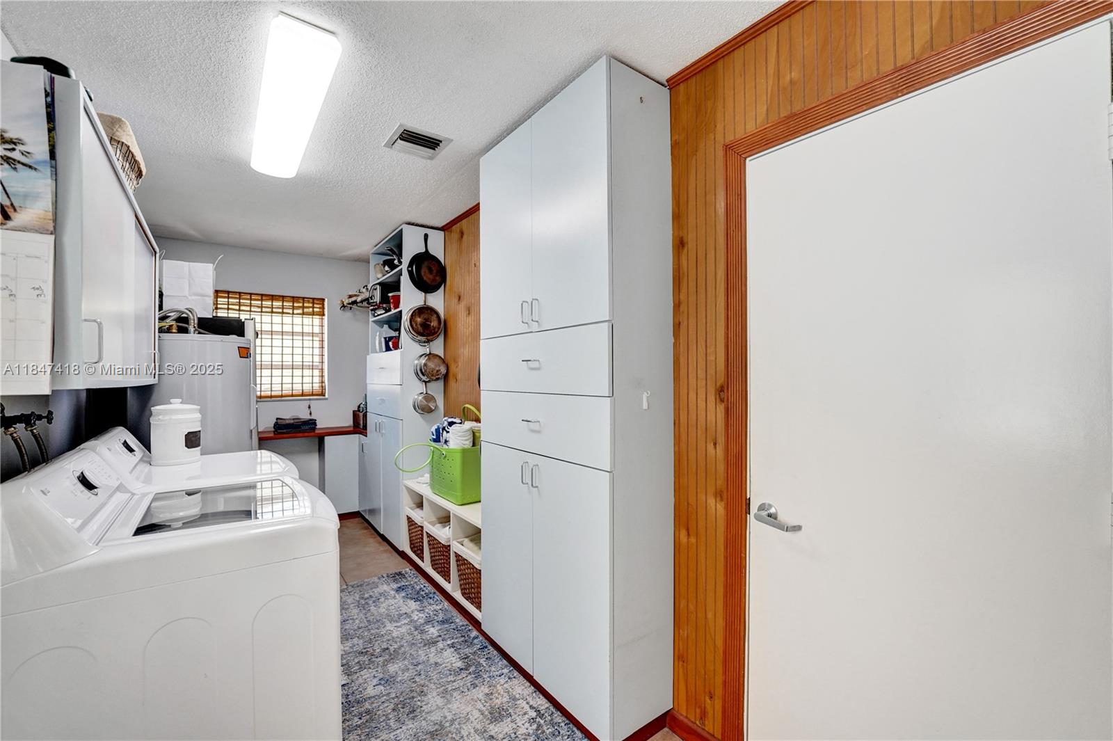 Plantation, Florida, 33313, United States, 4 Bedrooms Bedrooms, ,2 BathroomsBathrooms,Residential,For Sale,1903667
