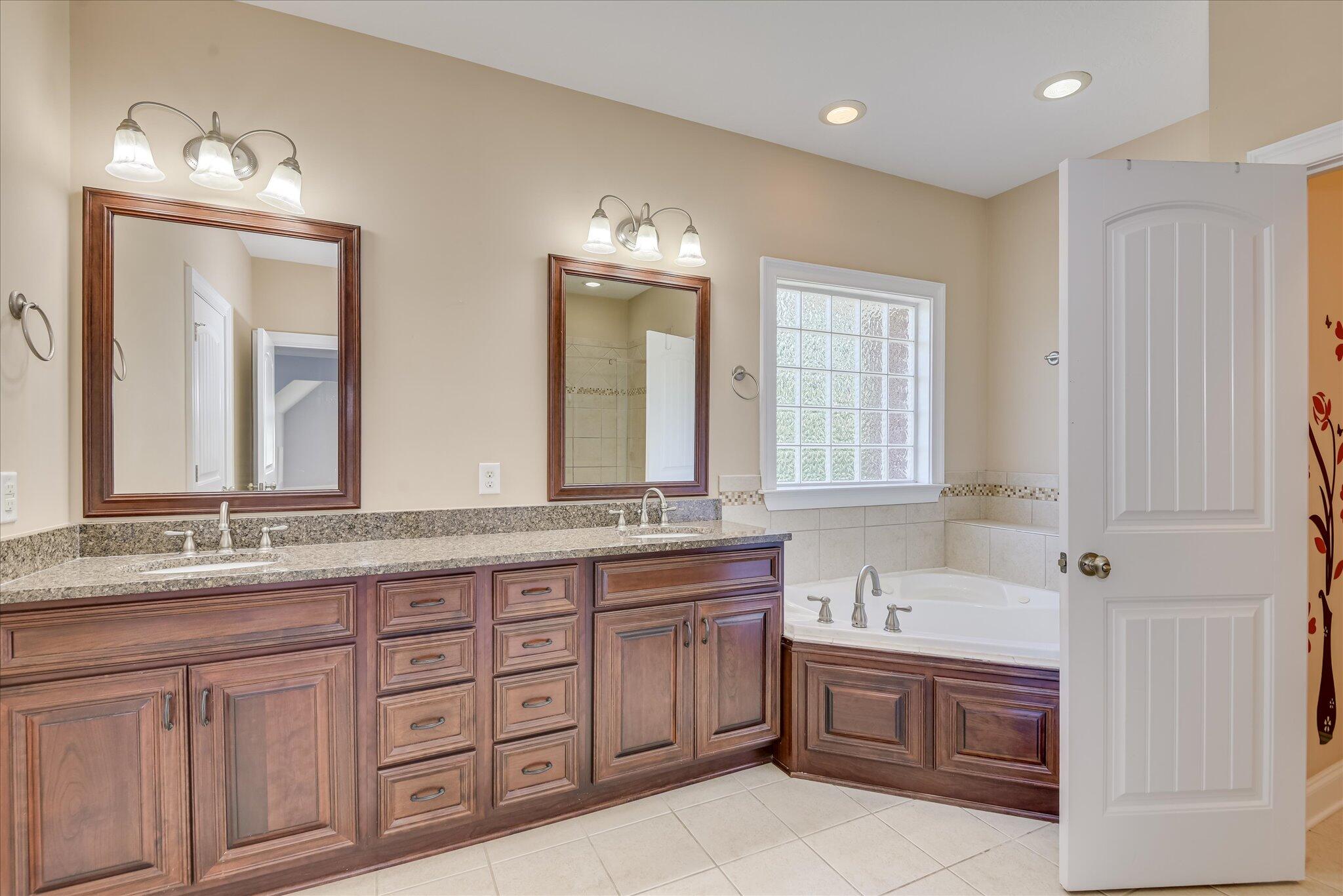 Evans, Georgia, 30809, United States, 5 Bedrooms Bedrooms, ,3 BathroomsBathrooms,Residential,For Sale,1976070