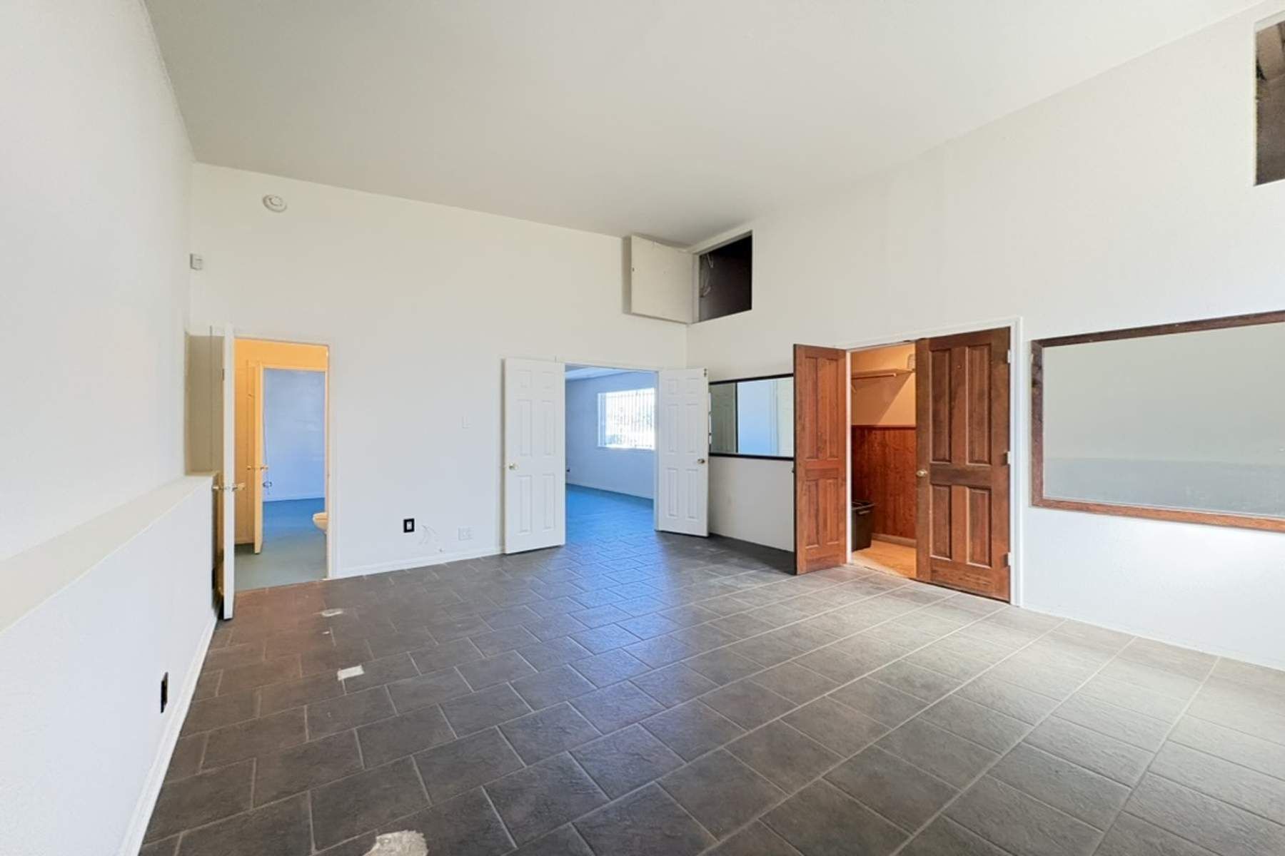  6041 Cleon Avenue - 物件實景