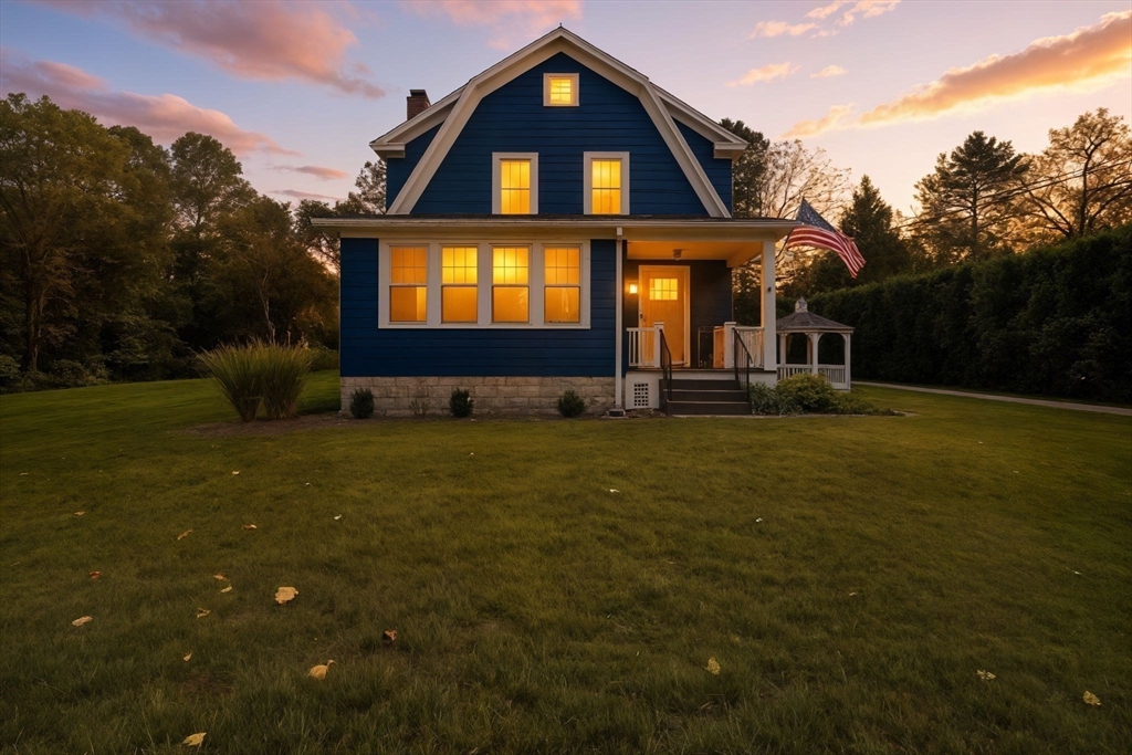 South Hadley, Massachusetts, 01075, United States, 4 Bedrooms Bedrooms, ,2 BathroomsBathrooms,Residential,For Sale,1970886