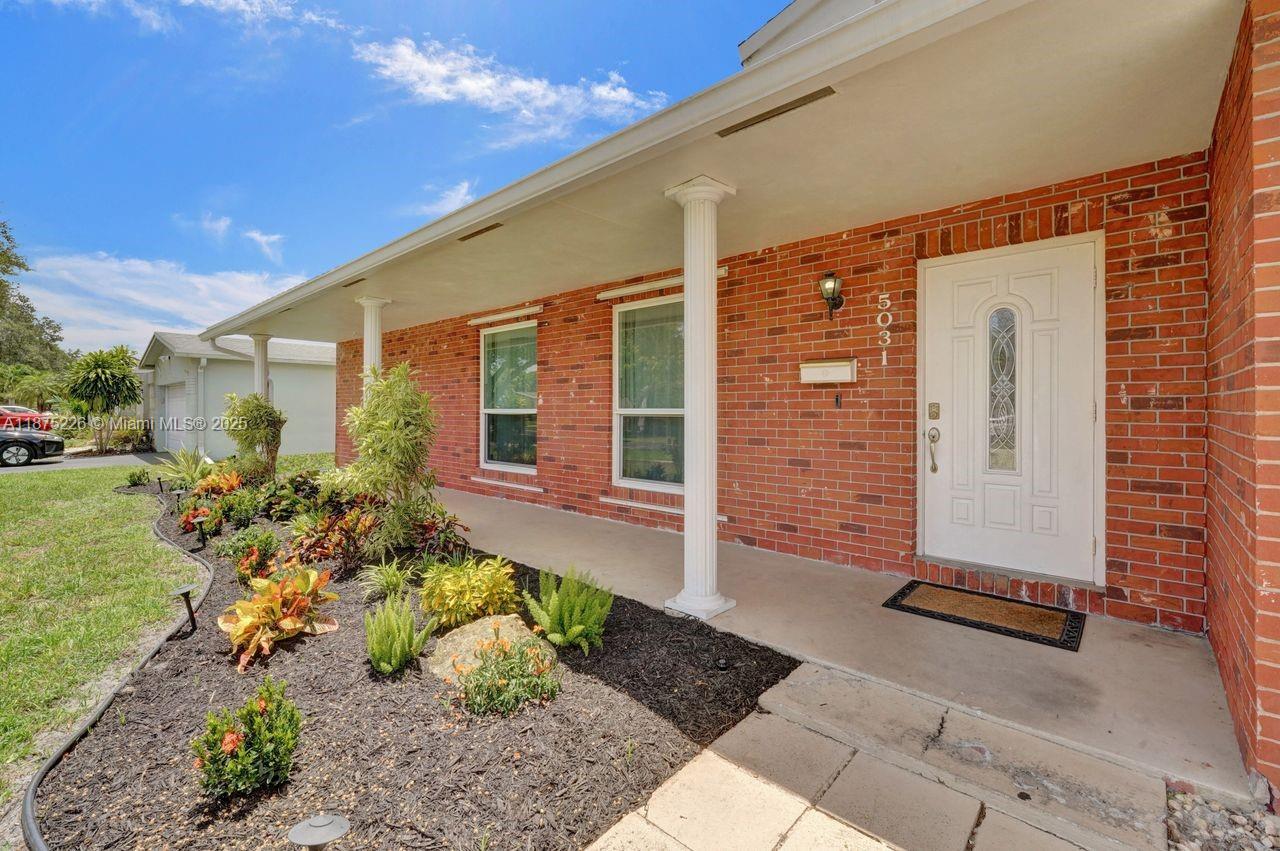 Cooper City, Florida, 33328, United States, 5 Bedrooms Bedrooms, ,3 BathroomsBathrooms,Residential,For Sale,1942124