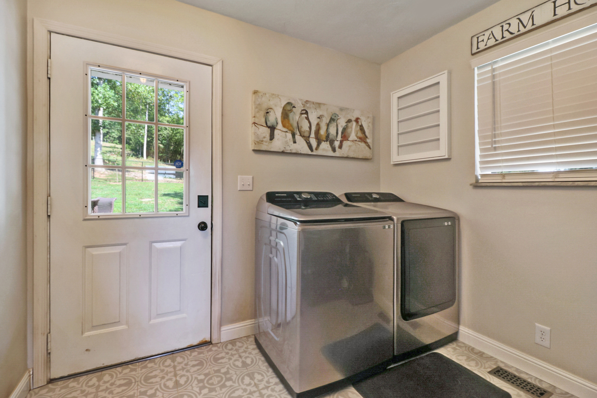 Rockwood, Tennessee, 37854, United States, 4 Bedrooms Bedrooms, ,3 BathroomsBathrooms,Residential,For Sale,2011403