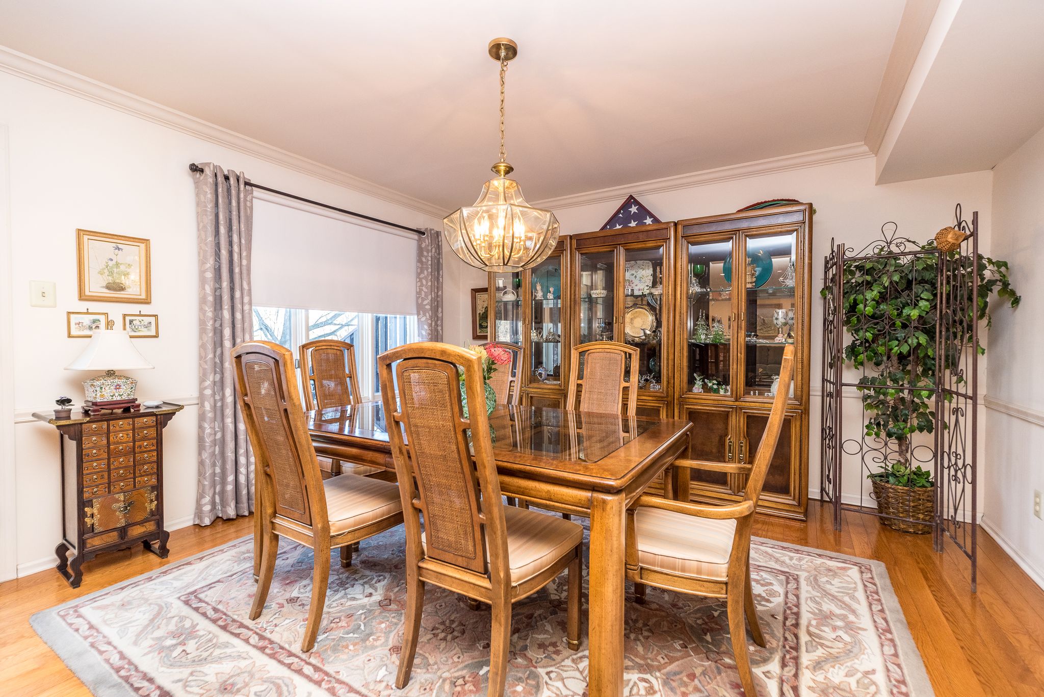 Chesterbrook, Pennsylvania, 19087, United States, 2 Bedrooms Bedrooms, ,3 BathroomsBathrooms,Residential,For Sale,1978885