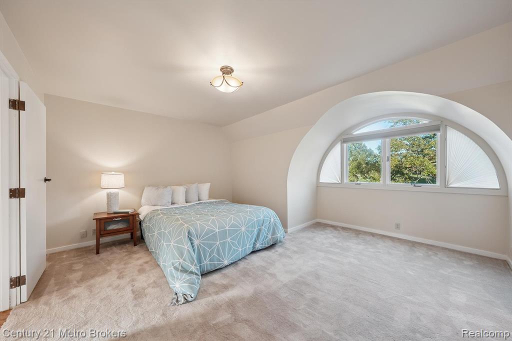 Grand Blanc, Michigan, 48439, United States, 3 Bedrooms Bedrooms, ,5 BathroomsBathrooms,Residential,For Sale,1986103